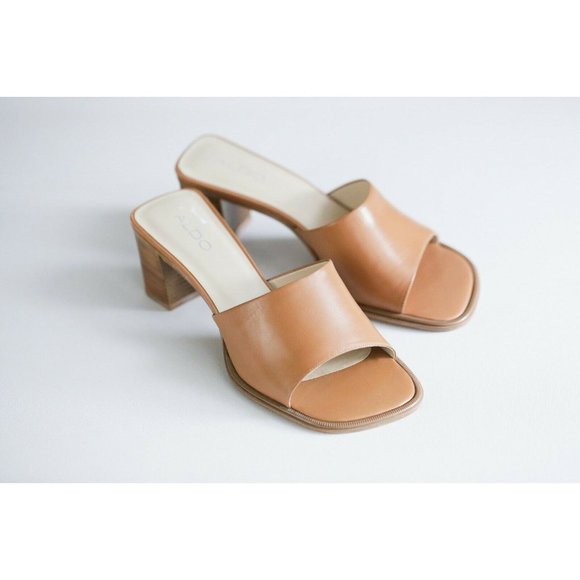 Brand NEW ALDO Vintage 90s Nude Camel Leather Square Open Toe Slides 7.5 - Picture 1 of 9
